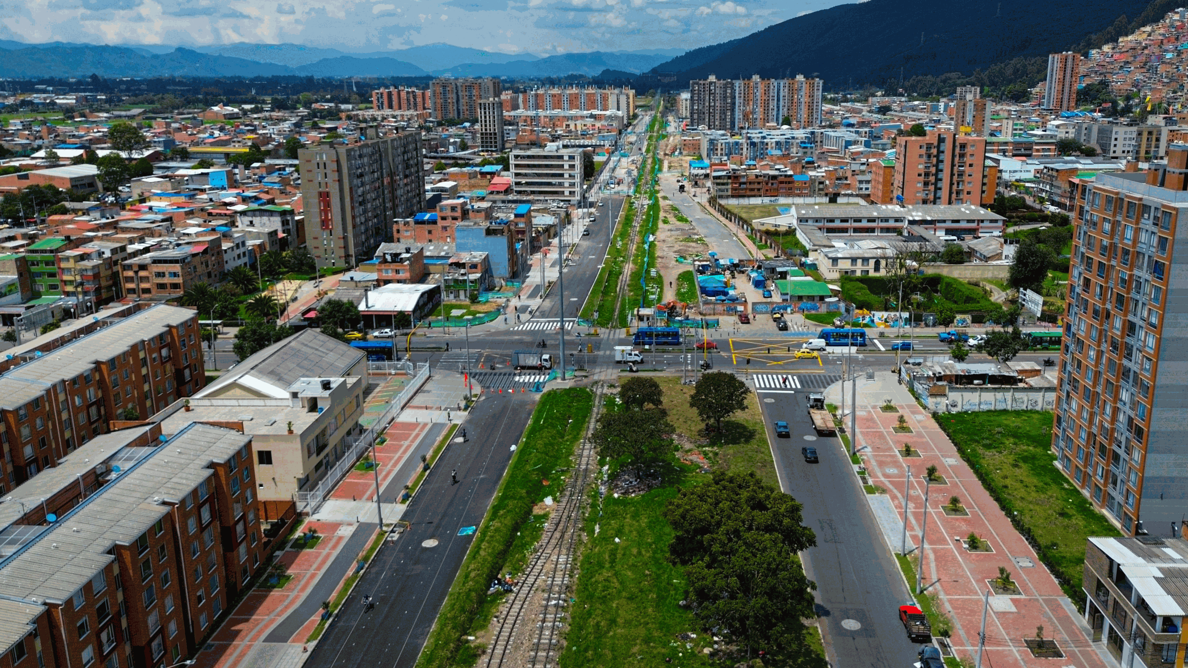 Puente peatonal Atirantado - Calle 174 por av. Paseo de los Libertadores
