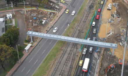 Puente peatonal carrera Novena entre calles 108 y 113