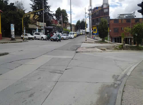Hoy en día la avenida los Cerros o Circunvalar entre las calles 9 y 6, está conformada por  una sola calzada de uso bidireccional