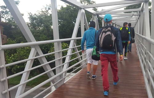 Nuevo tablero del puente peatonal de la Autopista Norte con calle 207