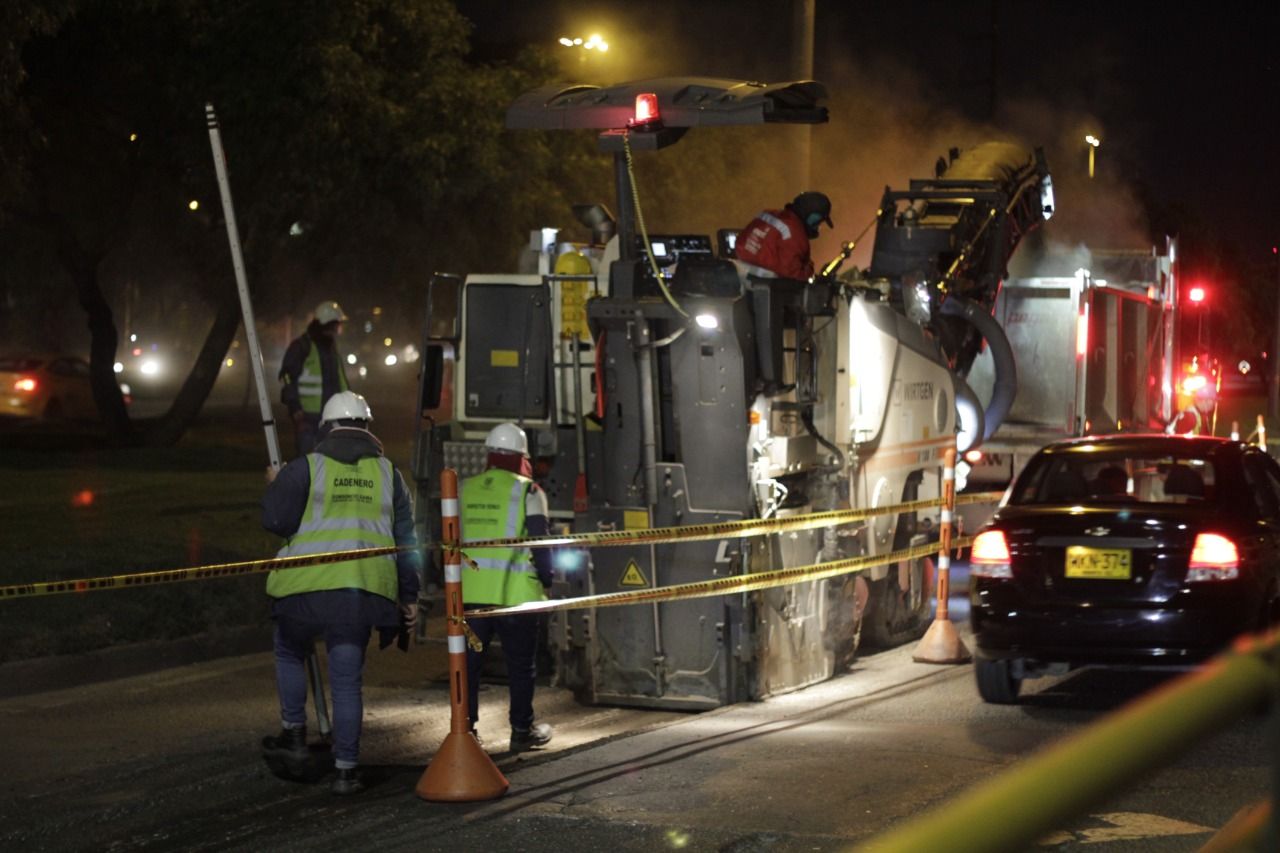 Trabajadores en obras nocturnas Avenida Boyacá