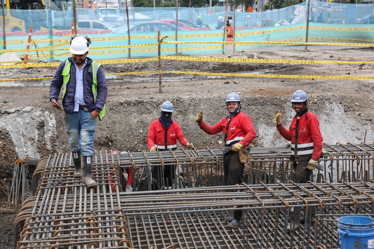 Fotografia trabajadores del IDU en obra