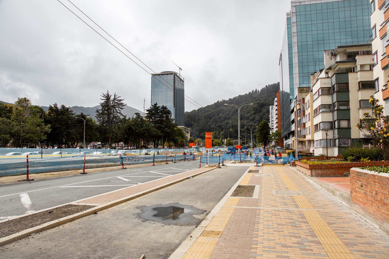 Andenes obra de la Avenida 68