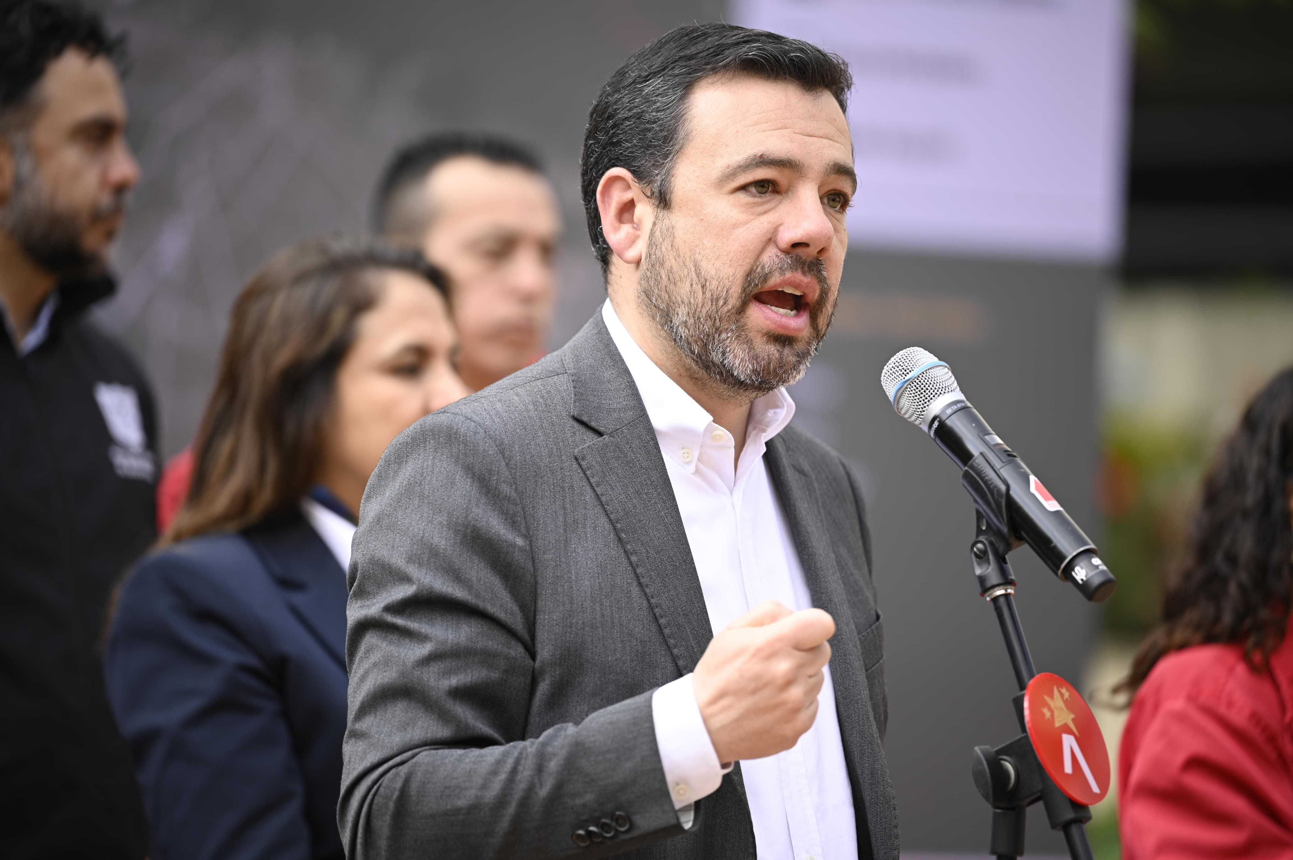 El alcalde, Carlos Fernando Galán, durante la rueda de prensa