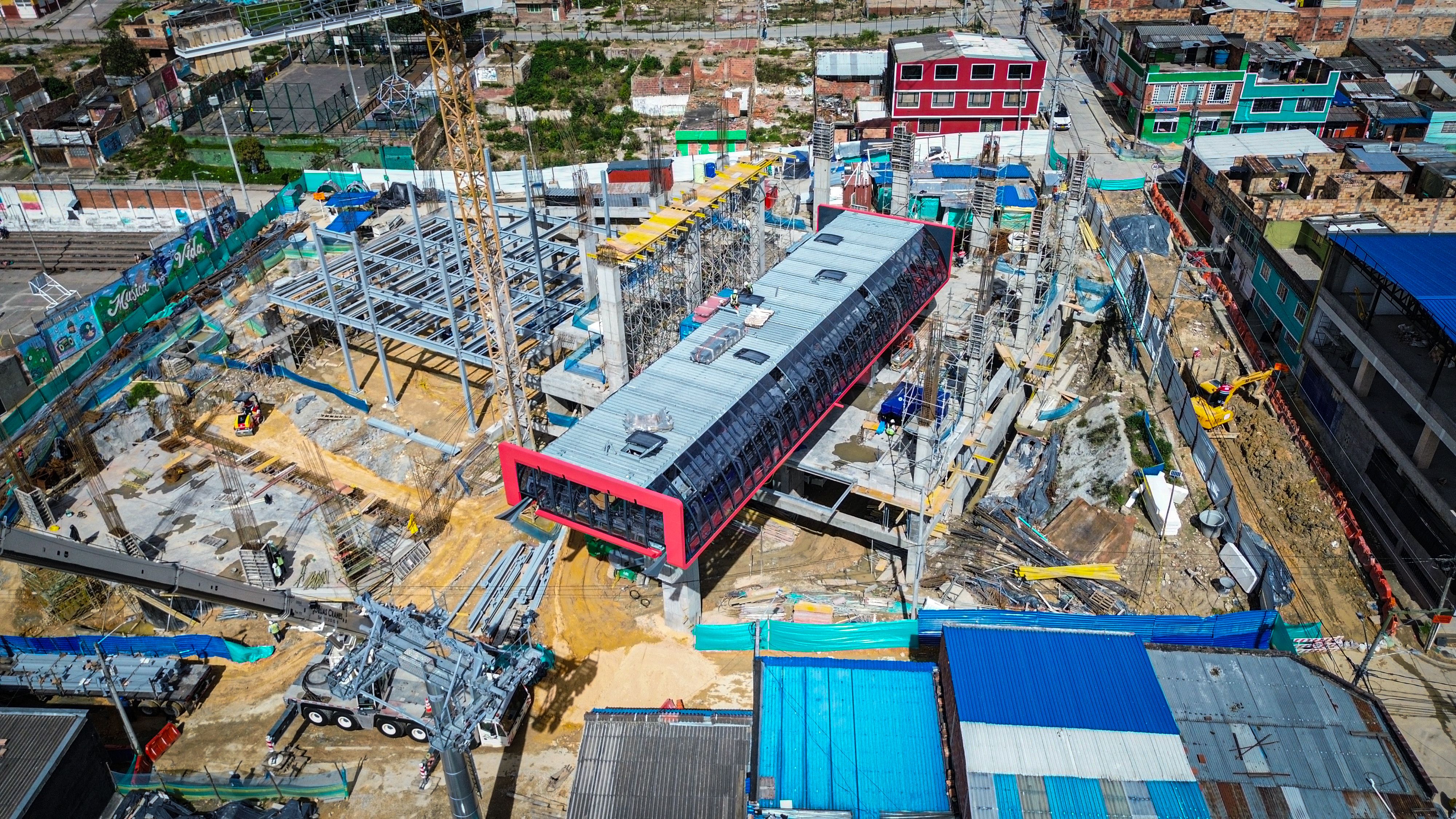 Desde el aire, avanza la construcción de la estación Altamira. Ya tiene se encuentra sobre el 56 %