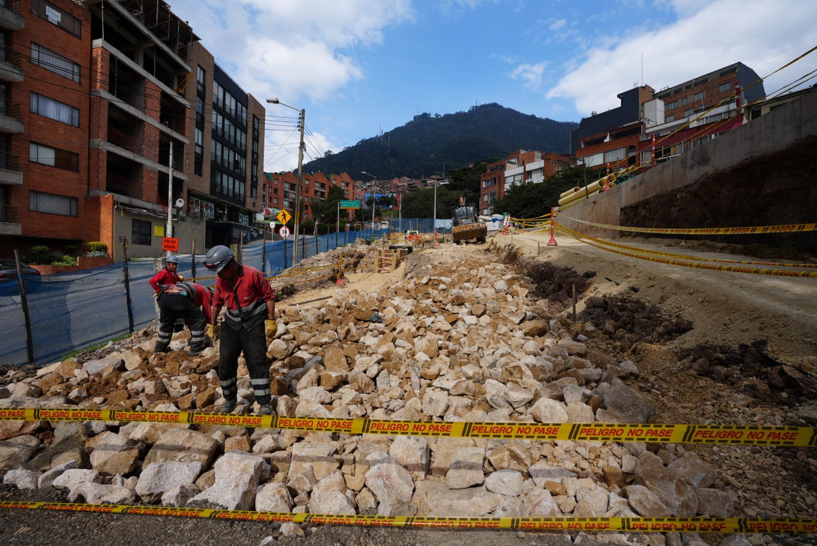 Avanzan las obras de contrucción de la calle 45. Durante la Semana Santa trabajadores continúan con su labor