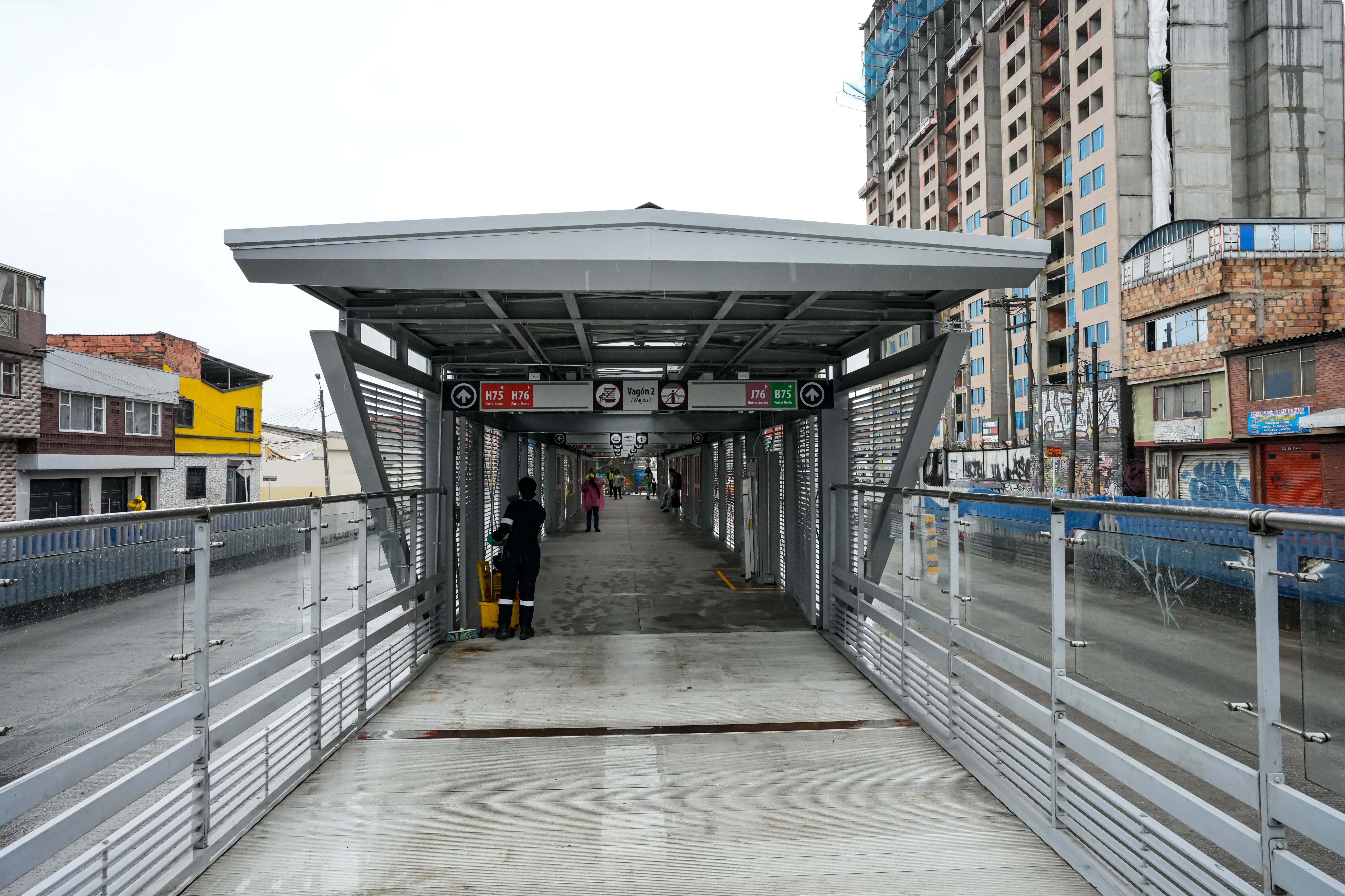 La estación cuenta con cuenta con 10 nuevas puertas antievasión