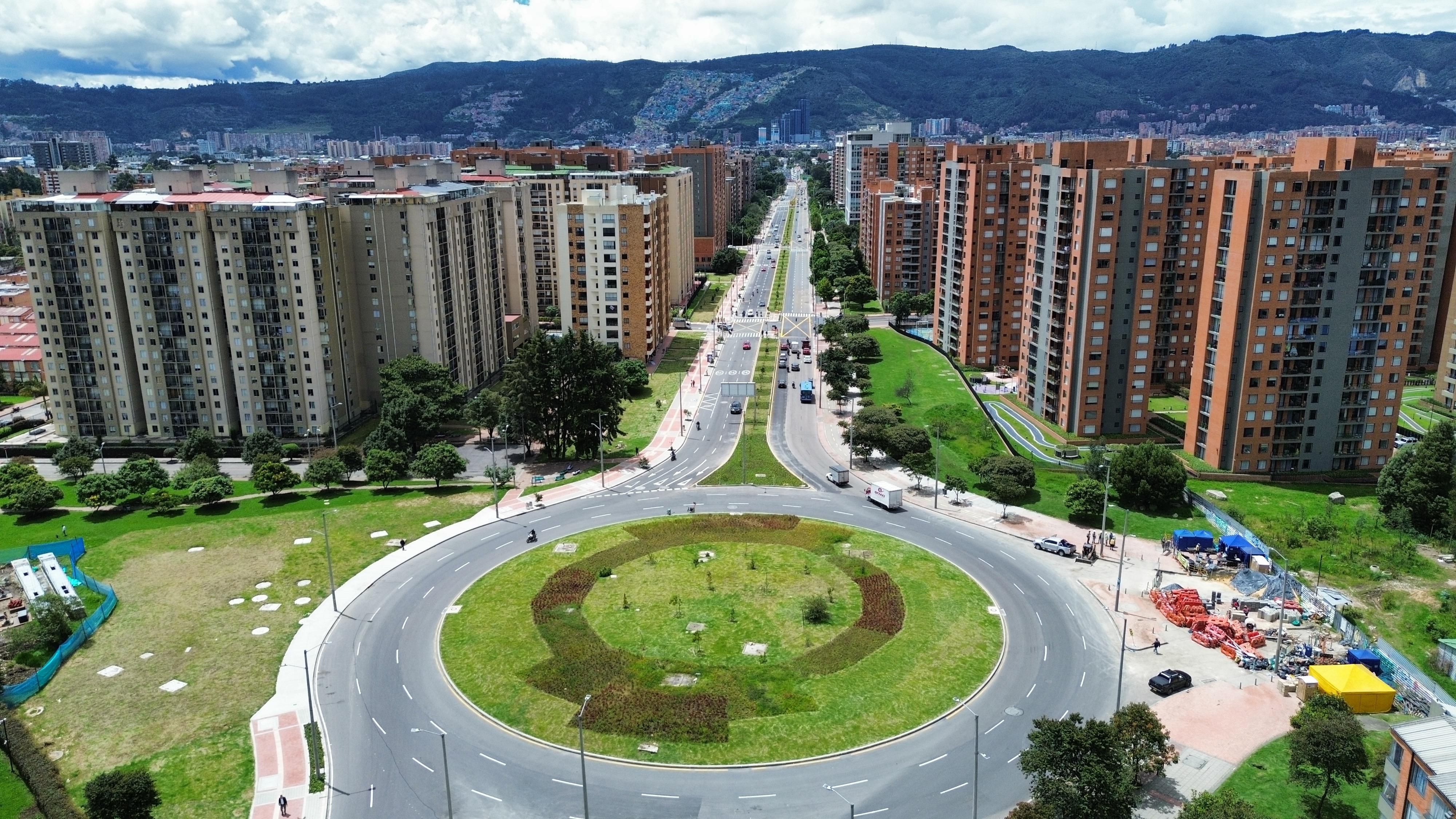 La avenida La Sirena (calle 153) conecta la avenida Boyacá con la autopista Norte