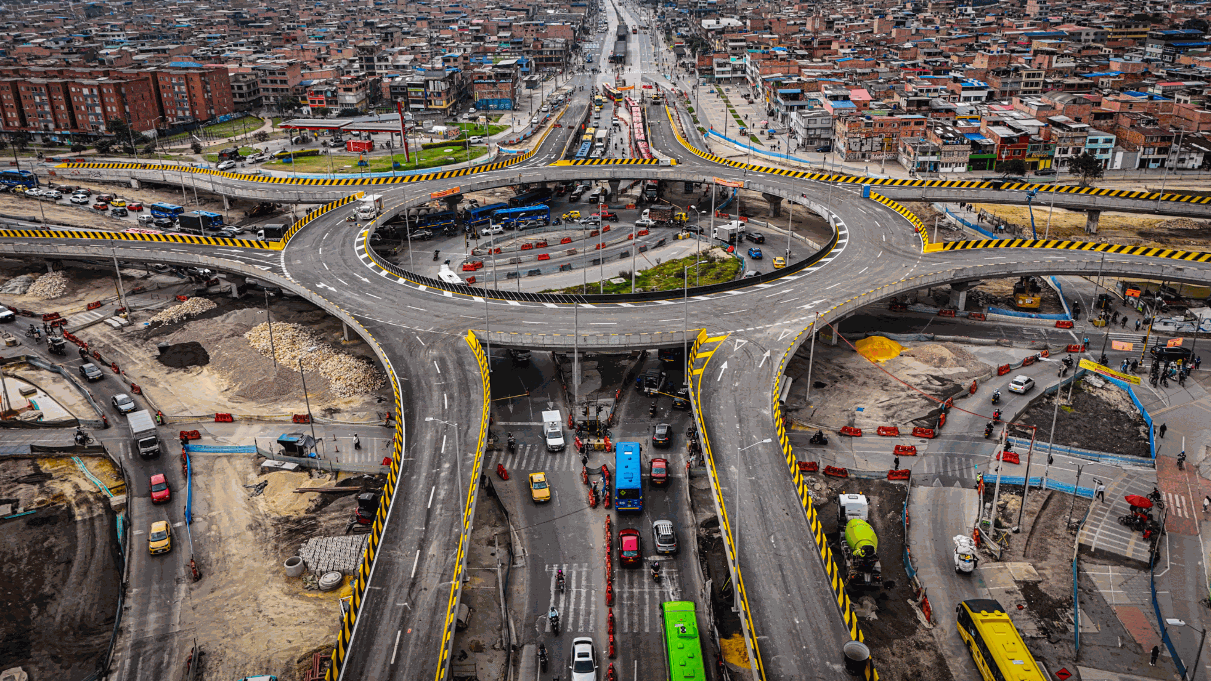 Vías y espacio público zonas industriales de Montevideo y Puente Aranda Grupo 1