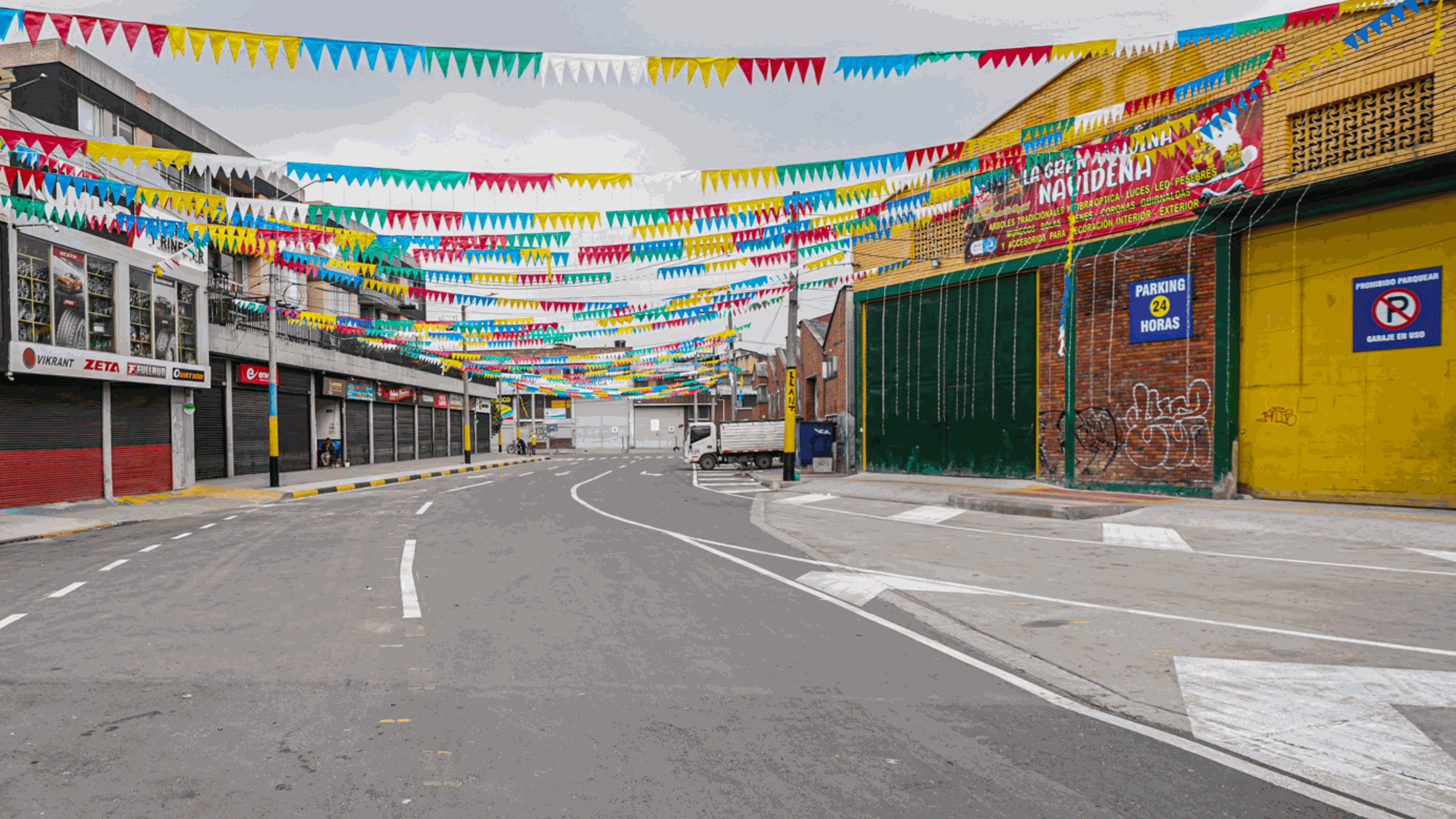 Vías y espacio público zonas industriales de Montevideo y Puente Aranda Grupo 1