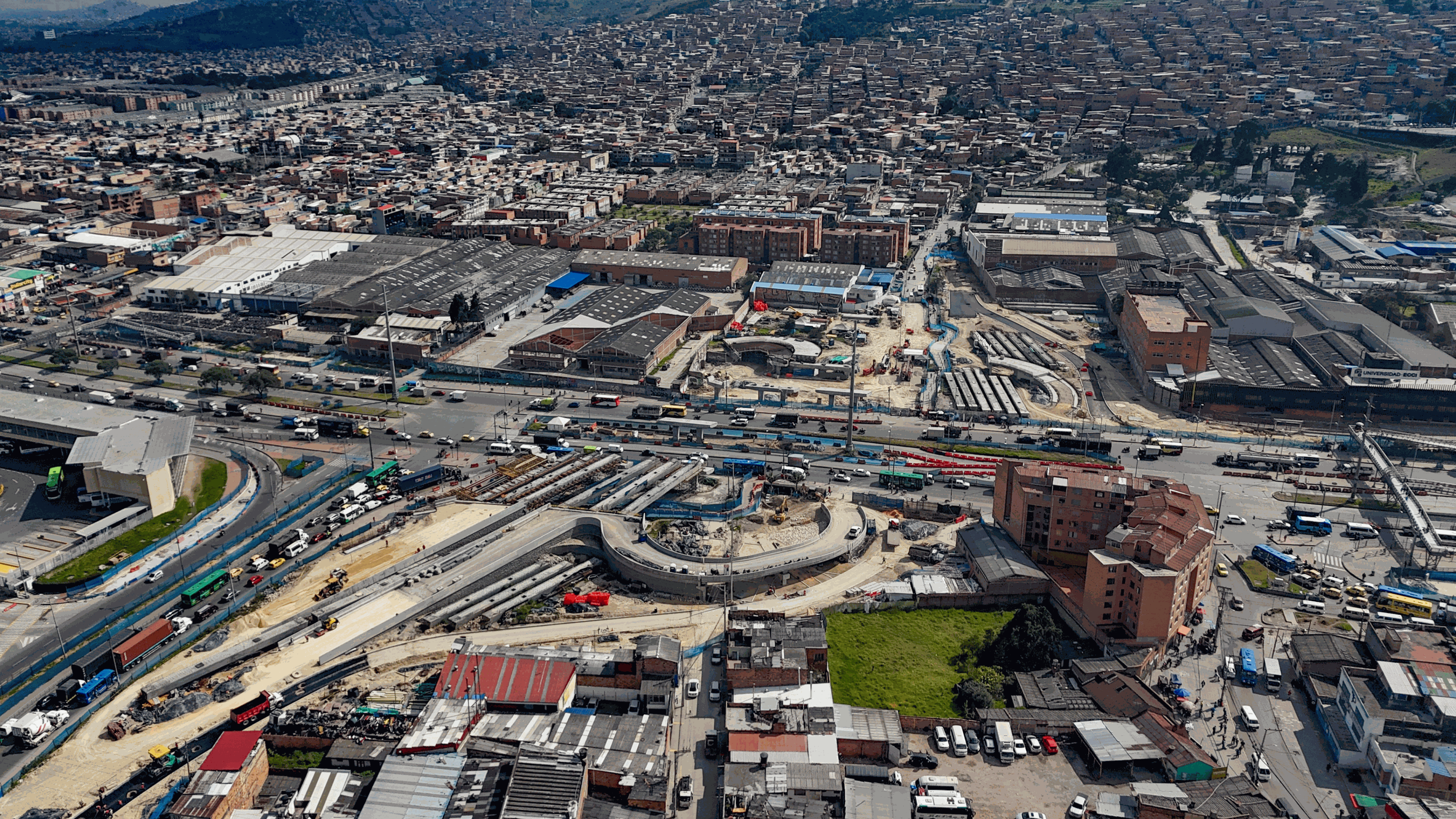 Vías y espacio público zonas industriales de Montevideo y Puente Aranda Grupo 4