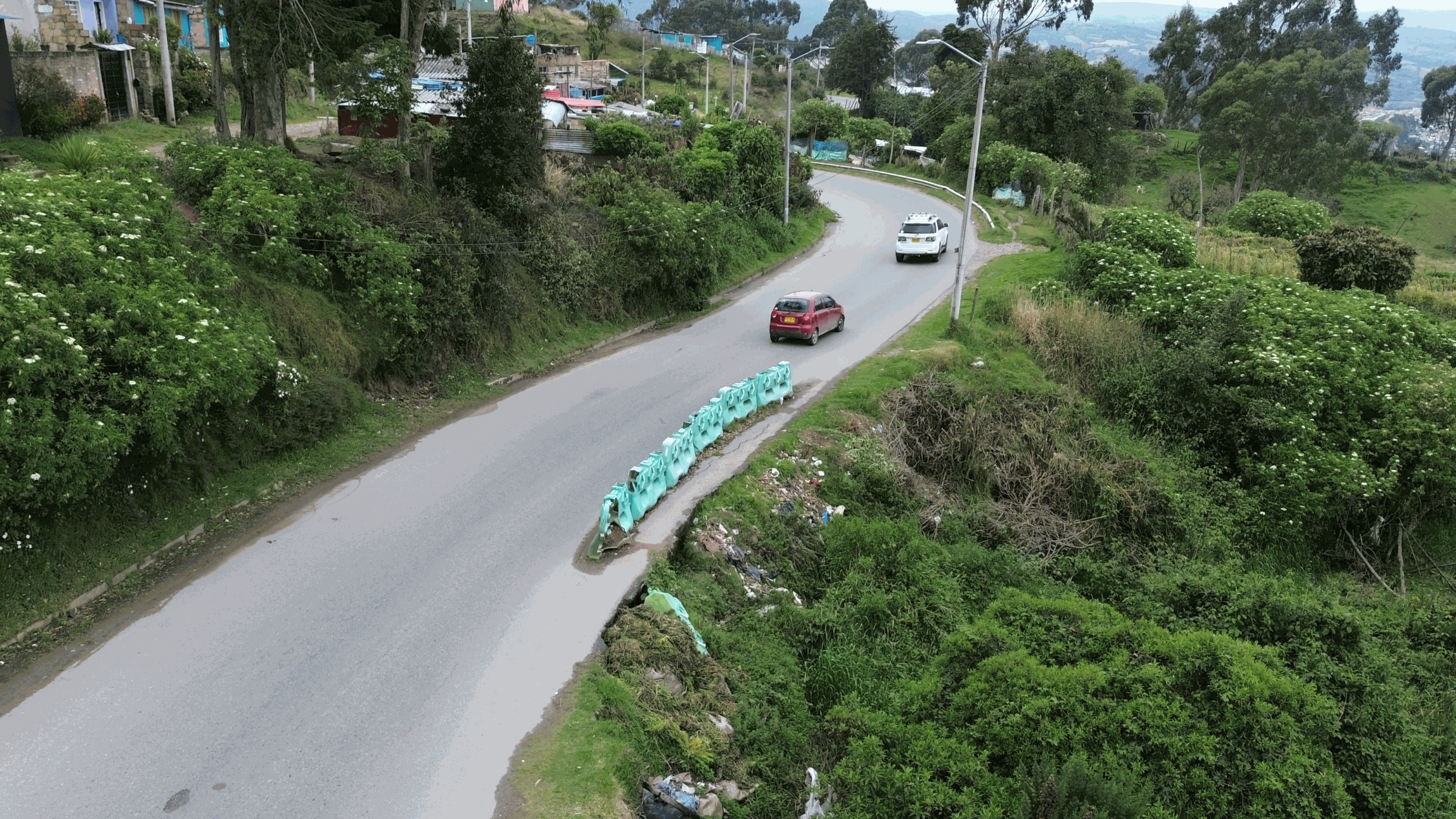 Puente vehicular sobre la quebrada Hoya del Ramo